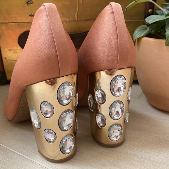 Tory Burch Ciara rosebud jeweled heel shoes 9 - Picture 3 of 11